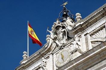 Испанские власти пришли на помощь заемщикам