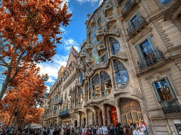 Сразу 44 квартиры, расположенные в доме на Виста-Белья в Барселоне, получили статус социального жилья