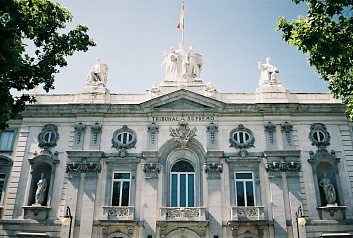 Испанский Верховный суд затрудняется вынести решение